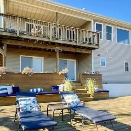 Keansburg Beach House With Hot Tub